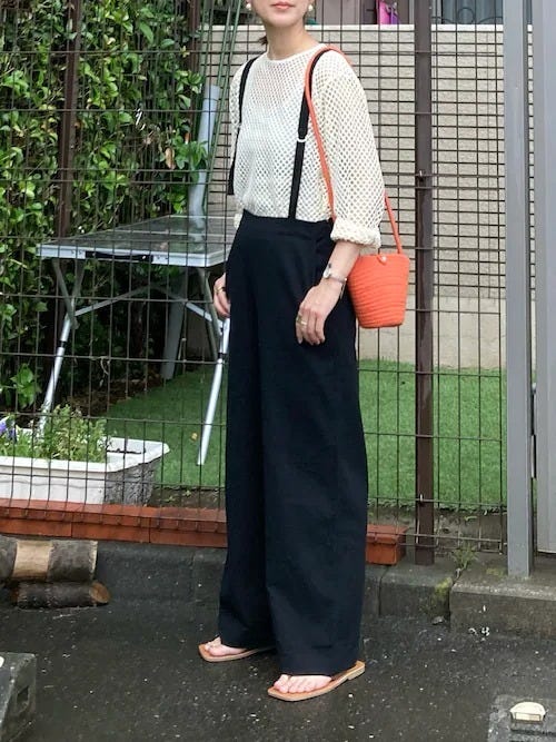 黒サロペット
