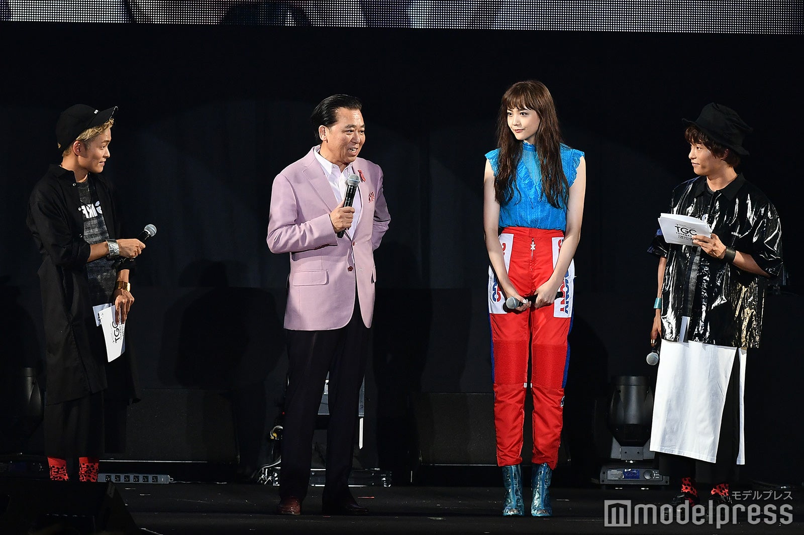 中央左：森雅志富山市長、中央右：松井愛莉（C）モデルプレス