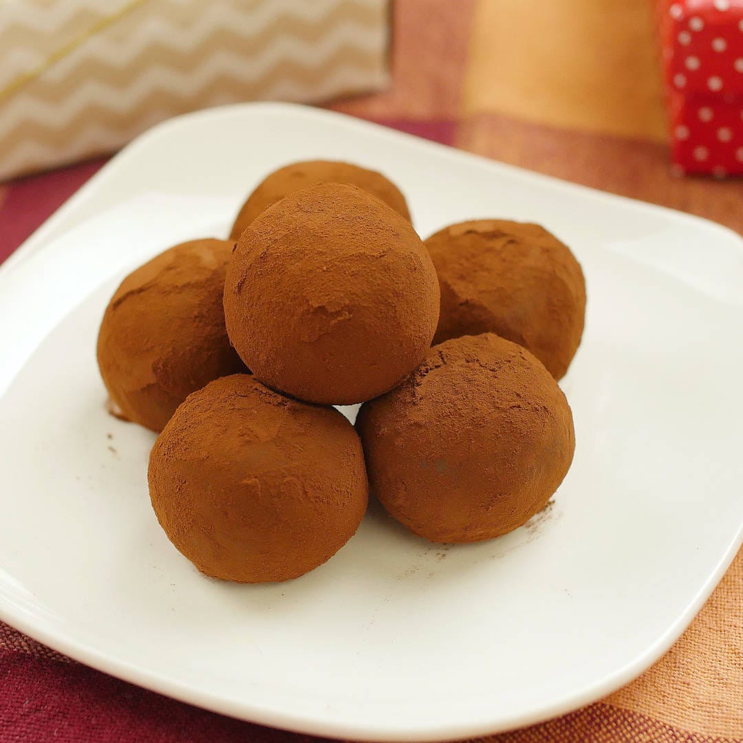 濃厚トリュフチョコレート。材料3つで口どけなめらか!