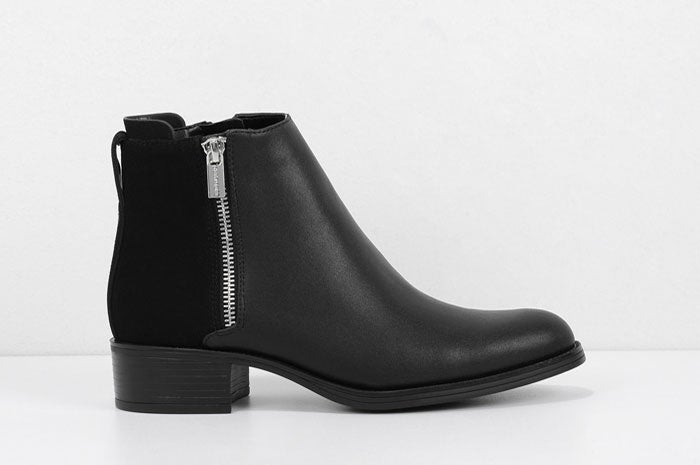 カバードアンクルブーツ「CHARLES & KEITH」9,180円（税込）／画像提供：CHARLES & KEITH