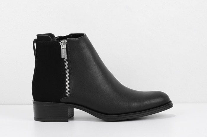 カバードアンクルブーツ「CHARLES & KEITH」9,180円(税込)/画像提供:CHARLES & KEITH