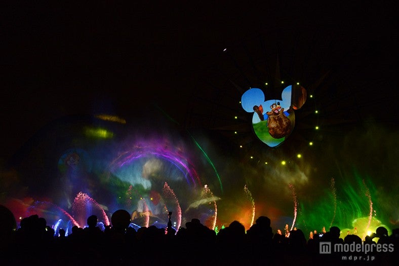 新エンターテイメント「ワールド・オブ・カラー：セレブレイト！ワンダフル・ワールド・オブ・ウォルト・ディズニー」