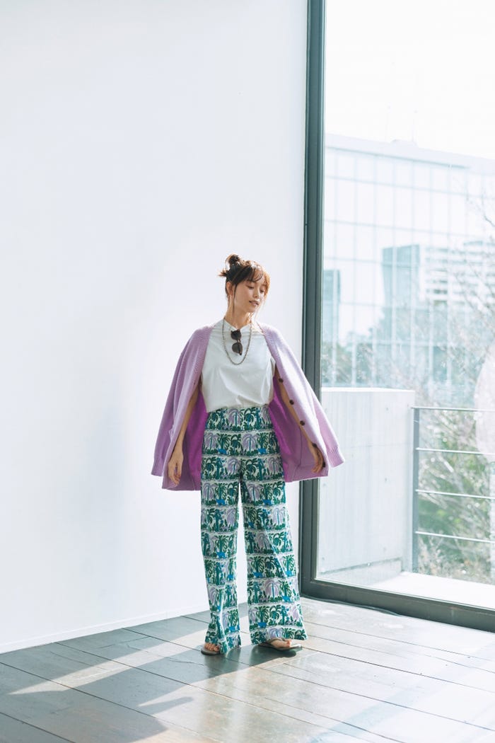 蛯原友里(C)LEE 4月号/集英社 撮影/黒沼諭(aosora)