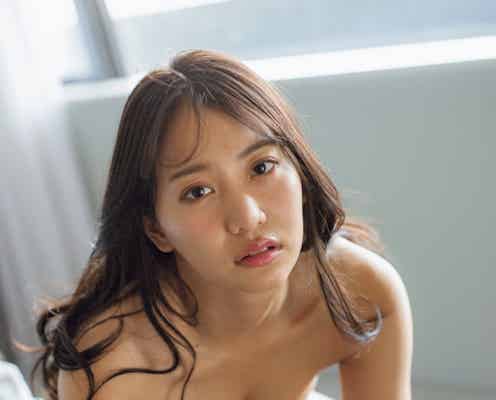 永尾まりや、ホテルでSEXYランジェリー姿 妄想掻き立てる