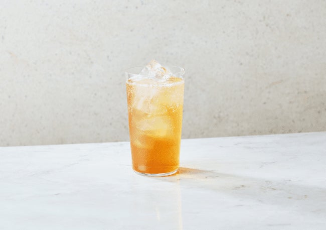 コーヒーチェリー ジントニック 900円 ／画像提供：ブルーボトルコーヒージャパン