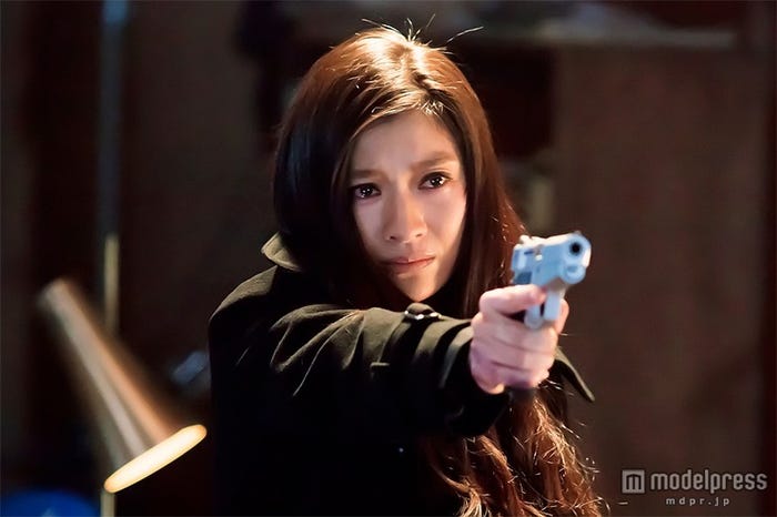 篠原涼子(C)2015 関西テレビ放送/フジテレビジョン/ジャパン・ミュージックエンターテインメント/東宝/共同テレビジョン