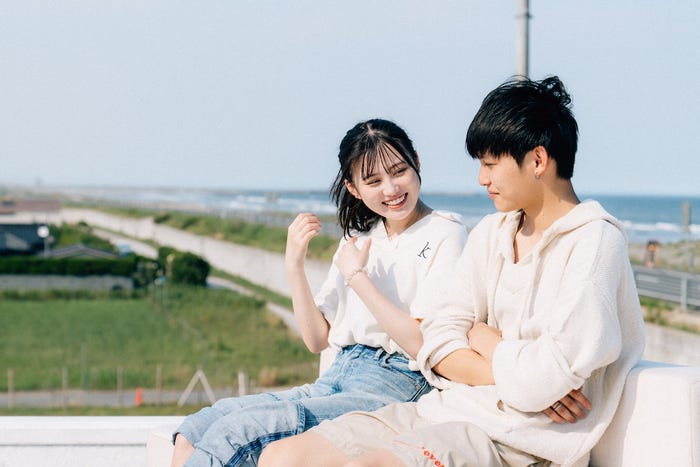 三原羽衣、中村榛「オオカミちゃんとオオカミくんには騙されない」第1話(C)AbemaTV, Inc.
