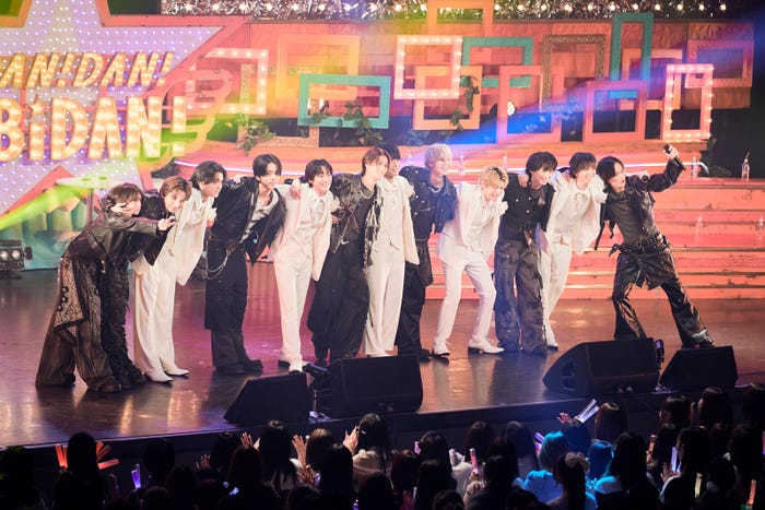 ICEx&Lienelパフォーマンスの様子(C)テレビ東京