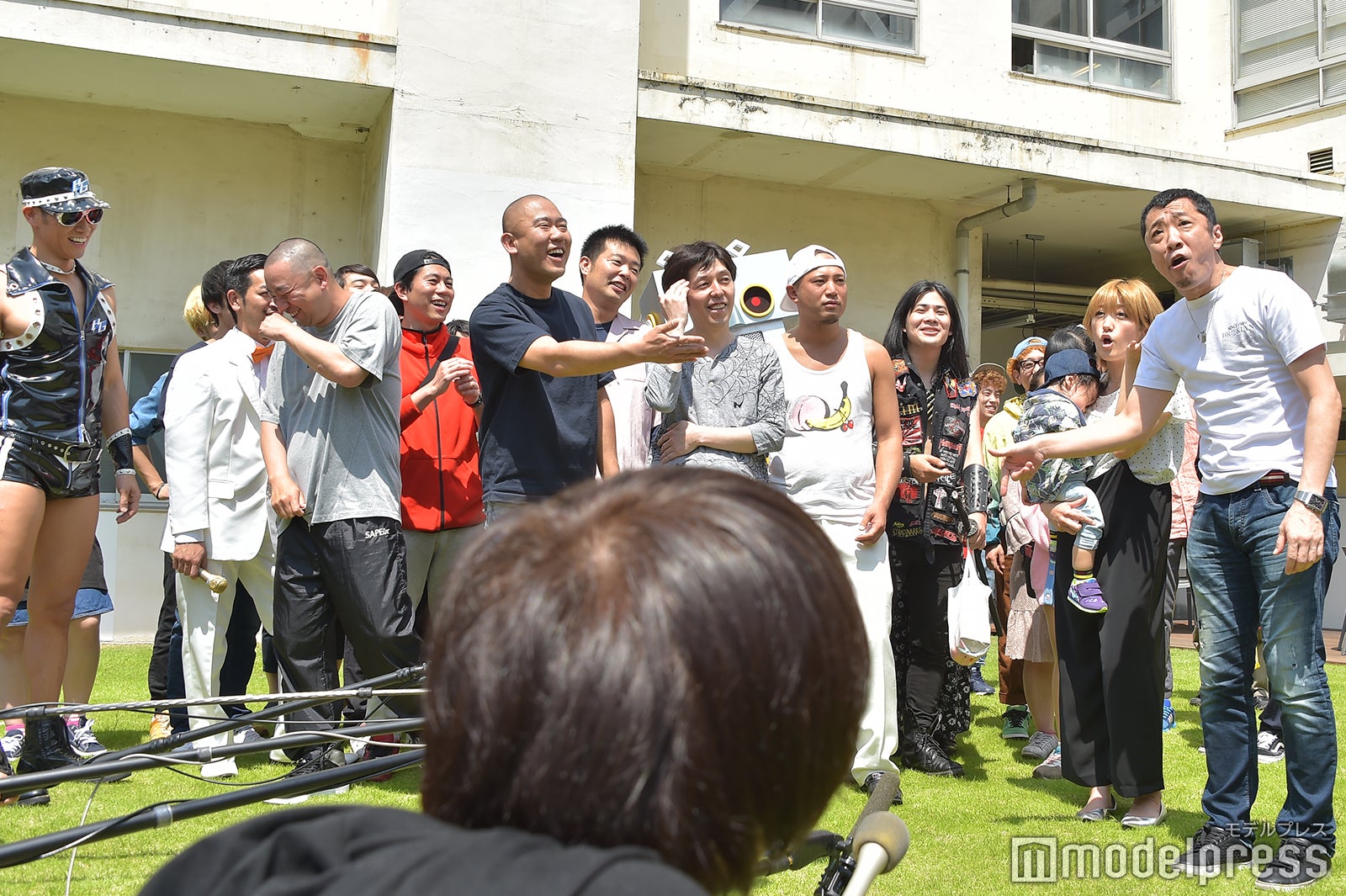 合否発表に駆けつけたのに不合格になった人たち、最後に合格者と不合格者で分けられイジられる （C）モデルプレス