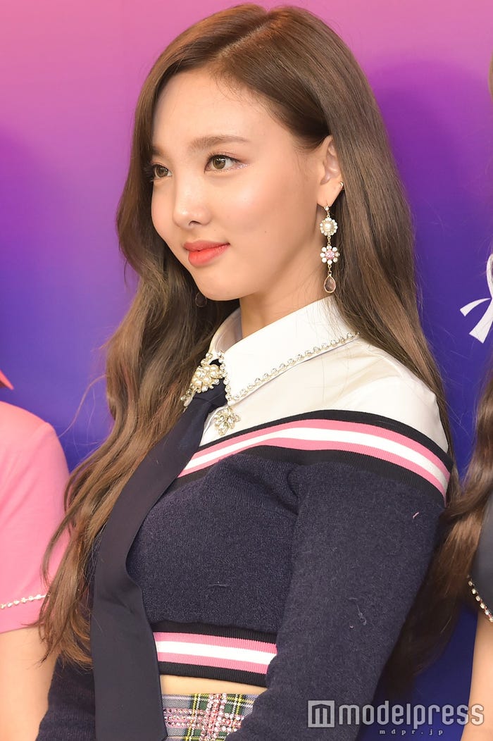 Twiceナヨン 暗髪 ぱっつん前髪 にファン悶絶 雰囲気が全然違う 似合ってる モデルプレス Twiceナヨン 暗髪 ぱっつん前髪 にファン悶絶 雰囲気が全然違う 似合ってる モデルプレス