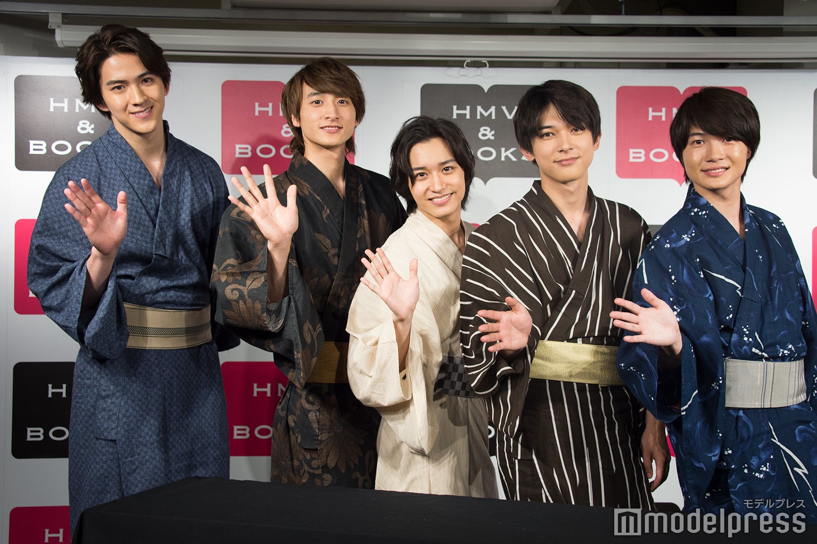 （左から）甲斐翔真、小関裕太、松岡広大、吉沢亮、神木隆之介 （C）モデルプレス