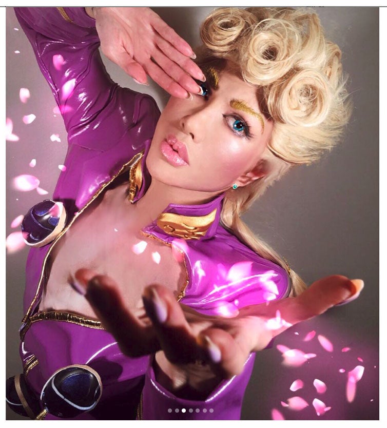 叶恭子の“ジョルノ”コスプレが「違和感なし」「再現度高すぎる」話題 “胸板”の秘密も明かす