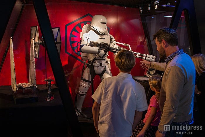 映画「スター・ウォーズ/フォースの覚醒」の世界を堪能(C)Disney