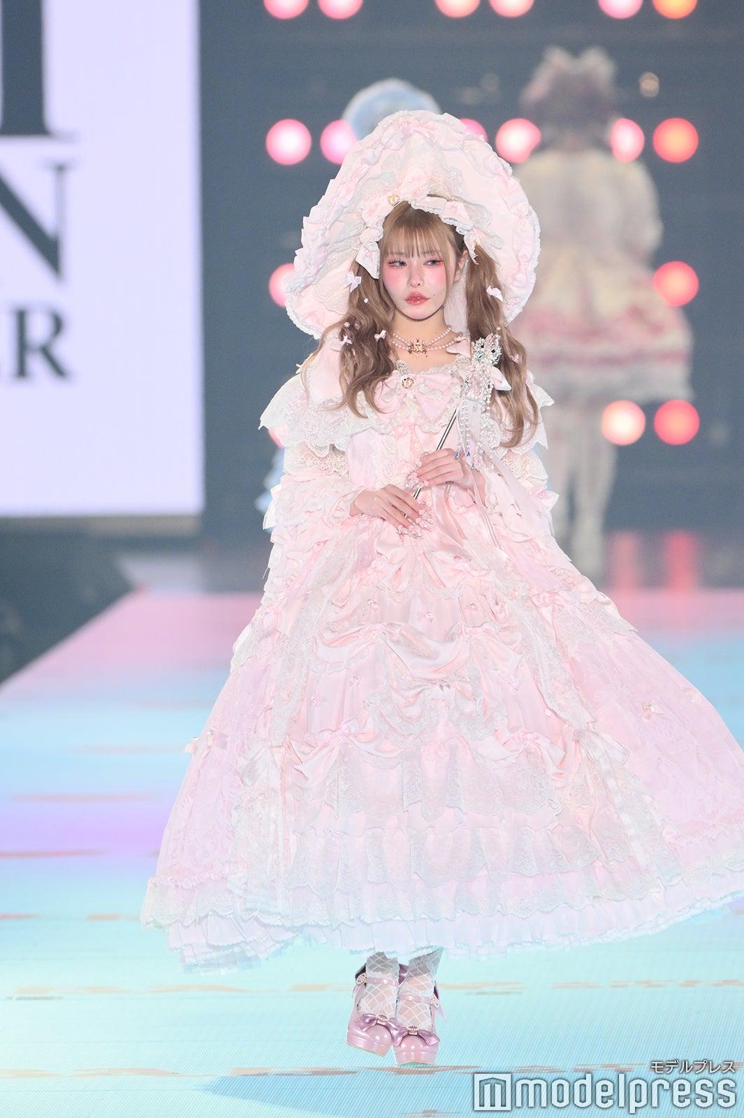 （C）モデルプレス