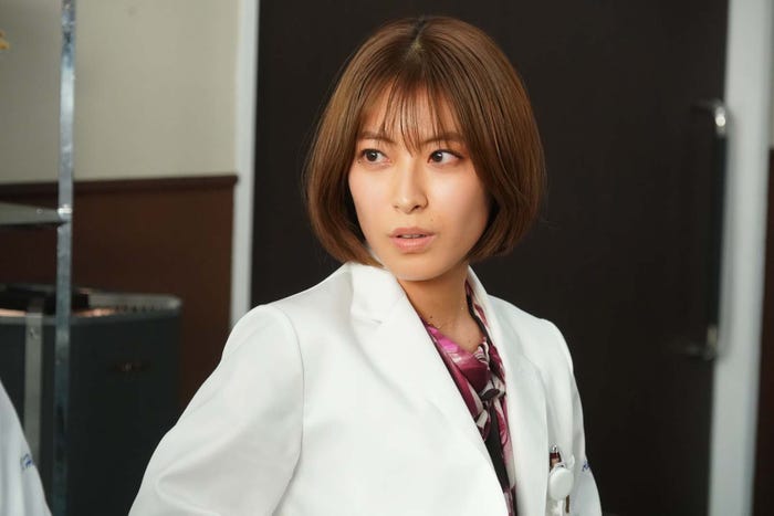 瀧本美織「となりのナースエイド」第4話より(C)日本テレビ