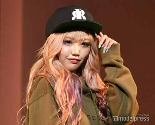 “日本一かわいいギャル”りせり、フーディー1枚の“ダボっと”ファッション<TGC teen 2022 Osaka>