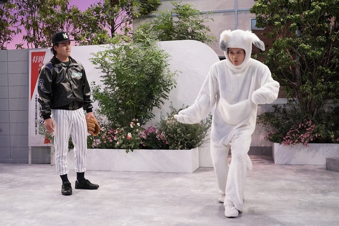 森本慎太郎、松村北斗「ワロタ!」(C)Storm Labels Inc.