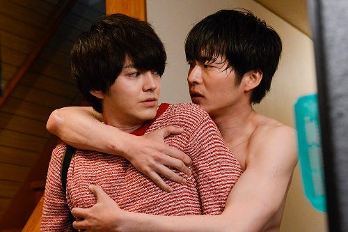 林遣都、田中圭/「おっさんずラブ」第4話より(C)テレビ朝日