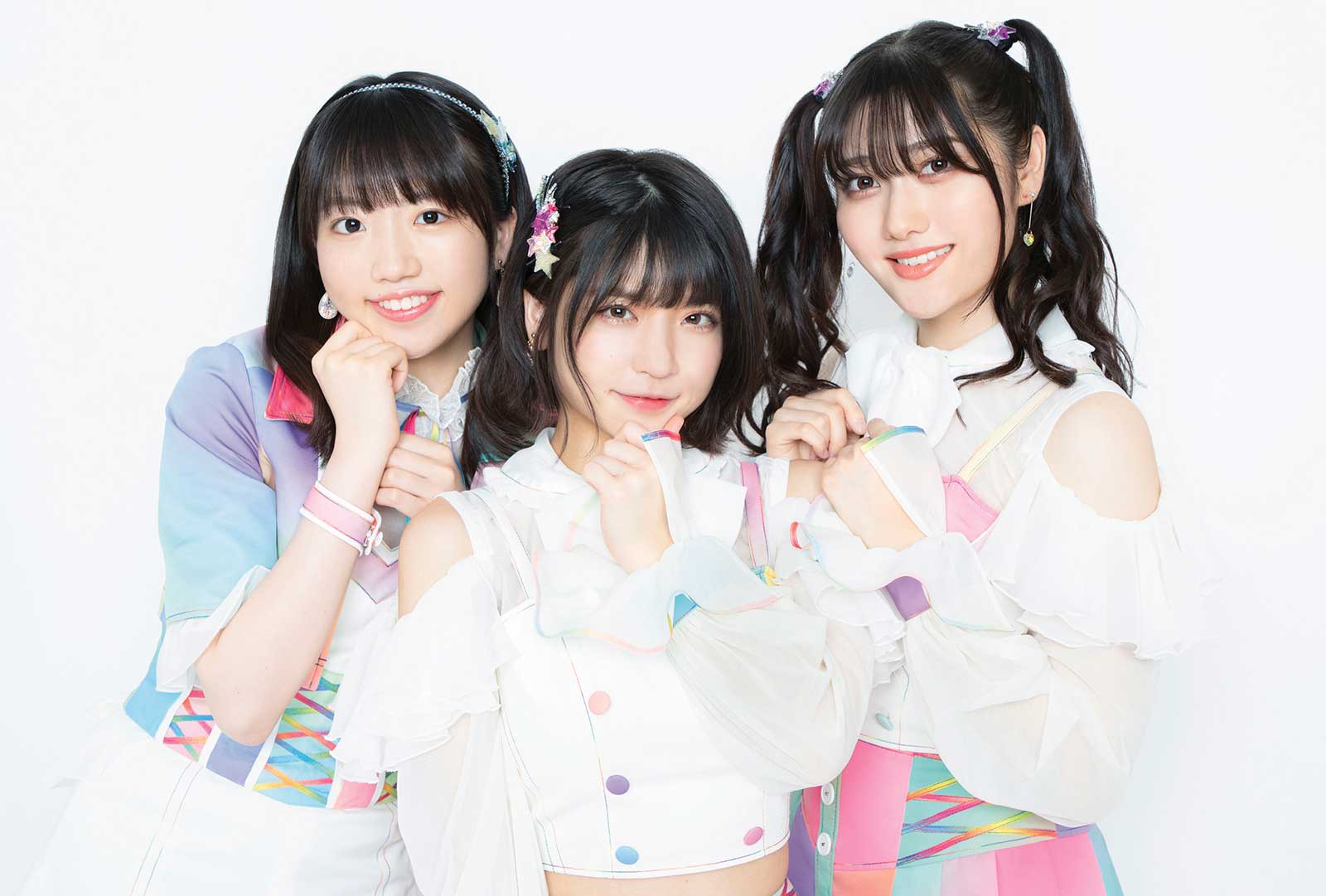 NMB48白間美瑠・本郷柚巴・上西怜、ビキニ姿で美バスト披露 - モデルプレス