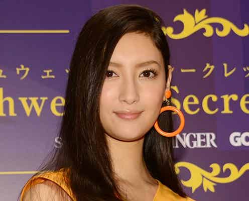 菜々緒、美脚あらわなミニドレスで“一夜限り”のパーティーに登場