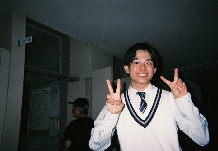 真弓孟之(C)2025『恋に至る病』製作委員会