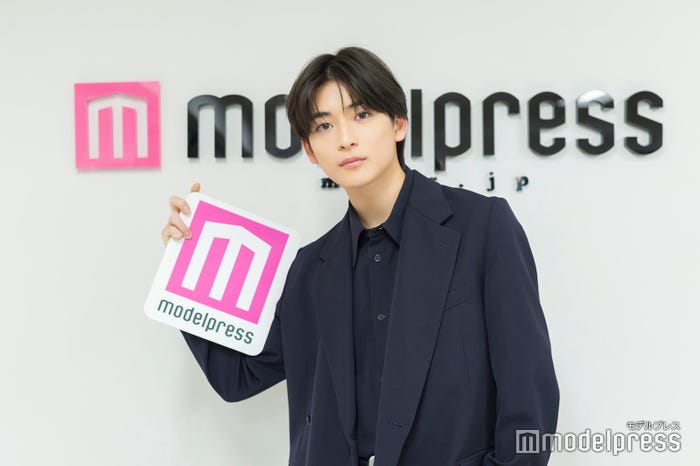 モデルプレスのインタビューに応じた高橋文哉(C)モデルプレス
