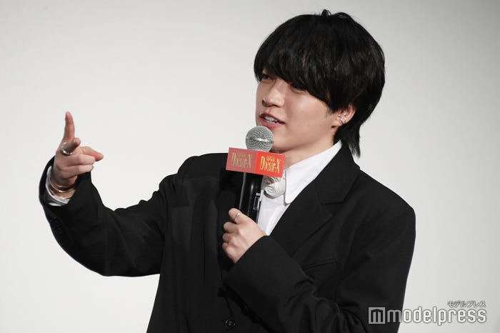 勝村政信が本番前の「3、2、1」の「2」まで話していたことを明かす西畑大吾(C)モデルプレス