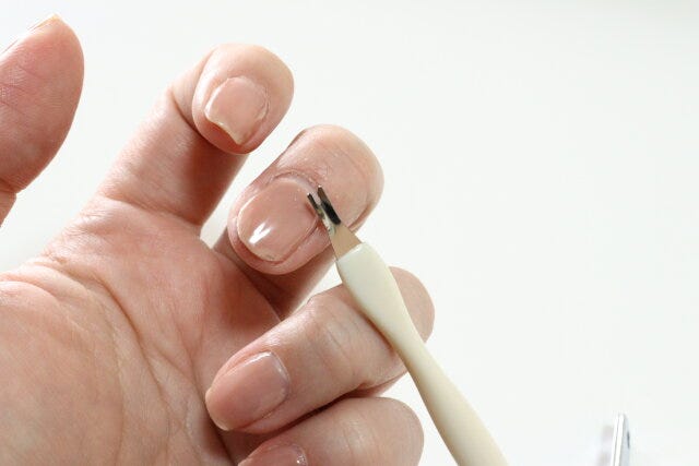 ダイソー ネイルケアセット(4個) ダイソーのネイルケアセット(4個)の甘皮カッター