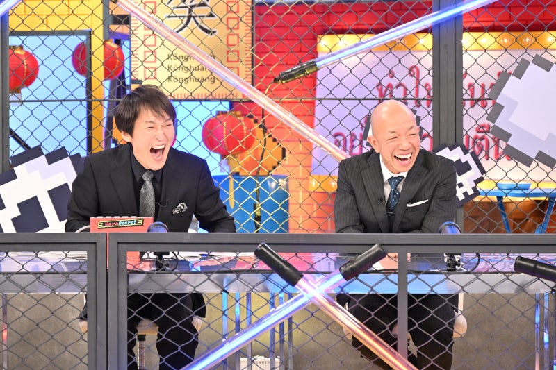 千原ジュニア、小峠英二（C）TBS