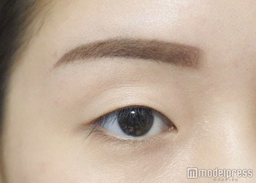 腫れまぶたさんは直線気味にして目力アップ/写真・MAKO(C)モデルプレス