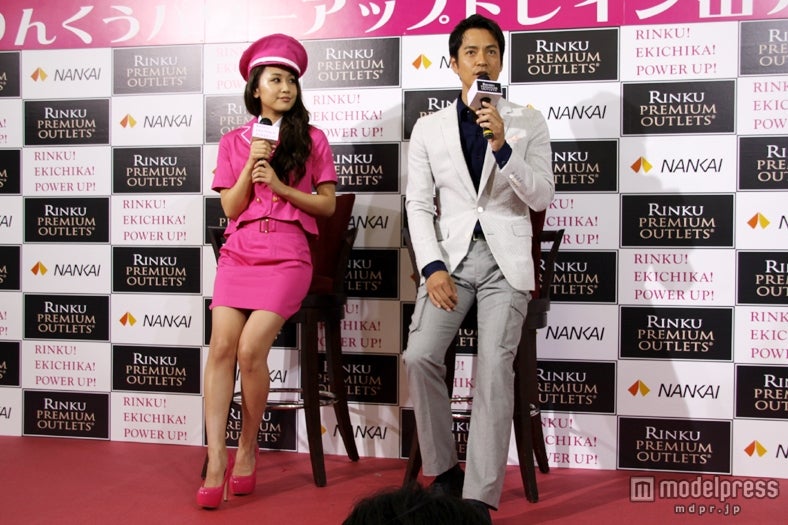 左から：向山志穂、沢村一樹