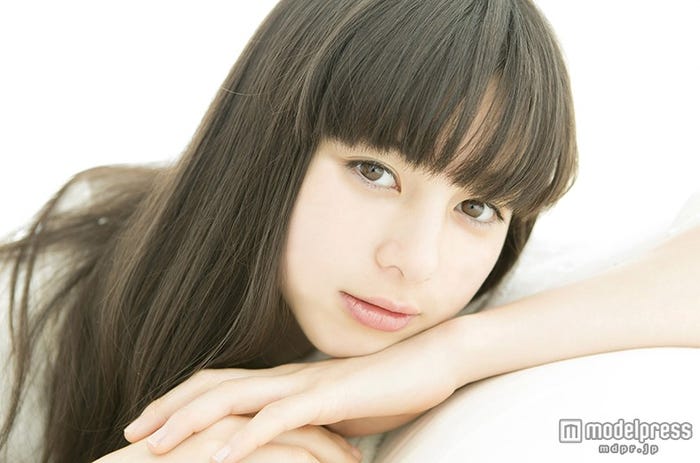 荻原あづさ役の中条あやみ