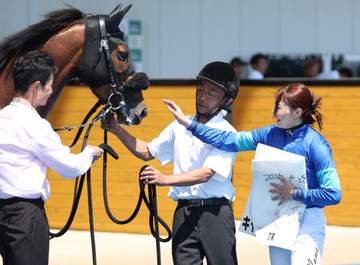 河原田菜々が函館7Rを勝ち今年4勝目を挙げる