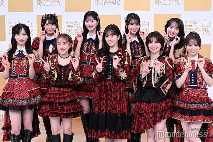 AKB48/(後列左から)佐藤綺星、八木愛月、伊藤百花、向井地美音(前列左から)小栗有以、高橋みなみ、前田敦子、大島優子、倉野尾成美(C)モデルプレス