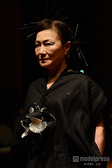 末成由美
