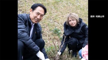 ラルク Hydeさん植樹のアジサイ盗まれたか 公園から消える ファンも愛した花が突然 モデルプレス