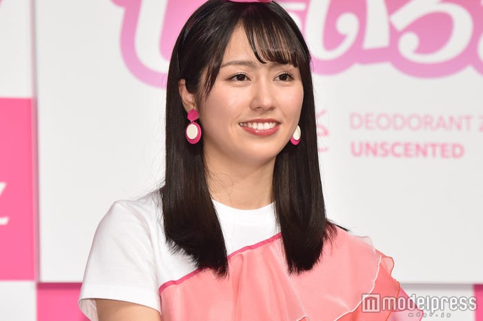 佐々木彩夏 (C)モデルプレス