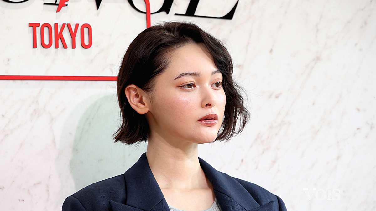 玉城ティナ、10月で29歳 ラスト20代「楽しみたい」 ジャケット＆ミニスカで際立つ美スタイル