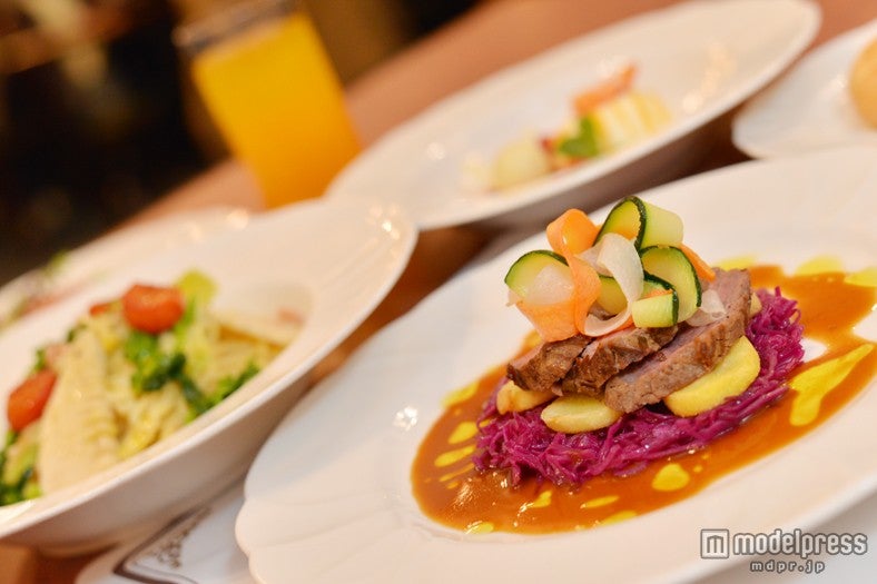 「牛サーロイン付き」のコースも登場