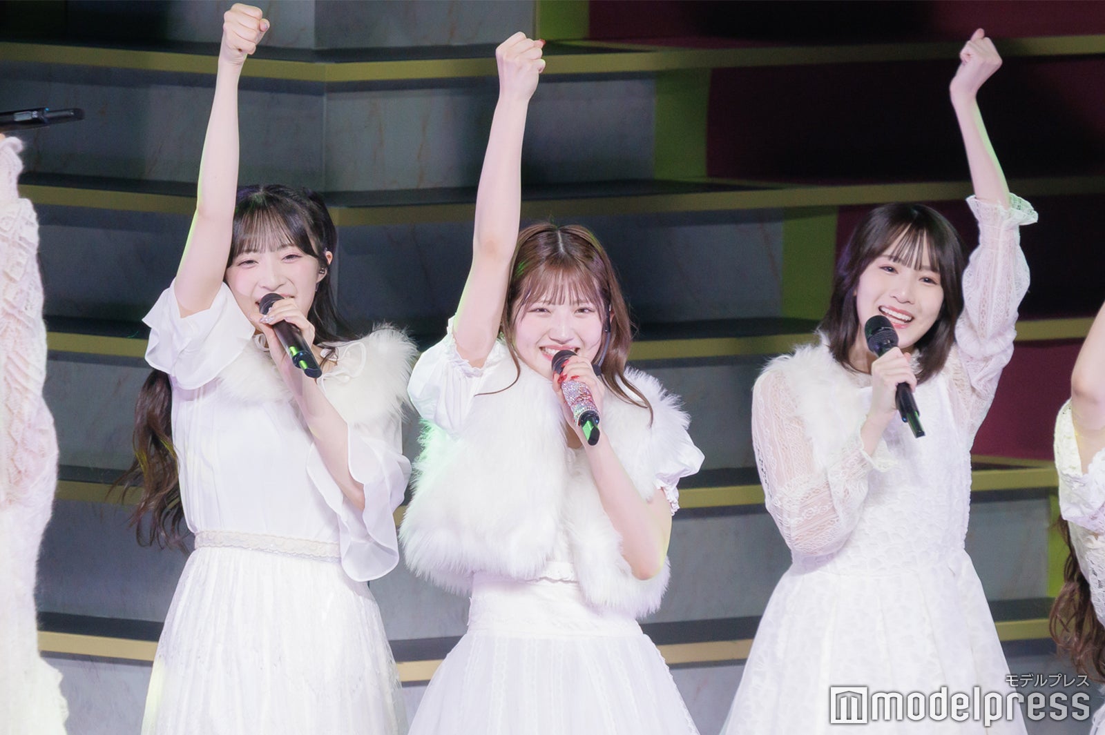 秋山由奈、村山彩希、橋本恵理子（C）モデルプレス