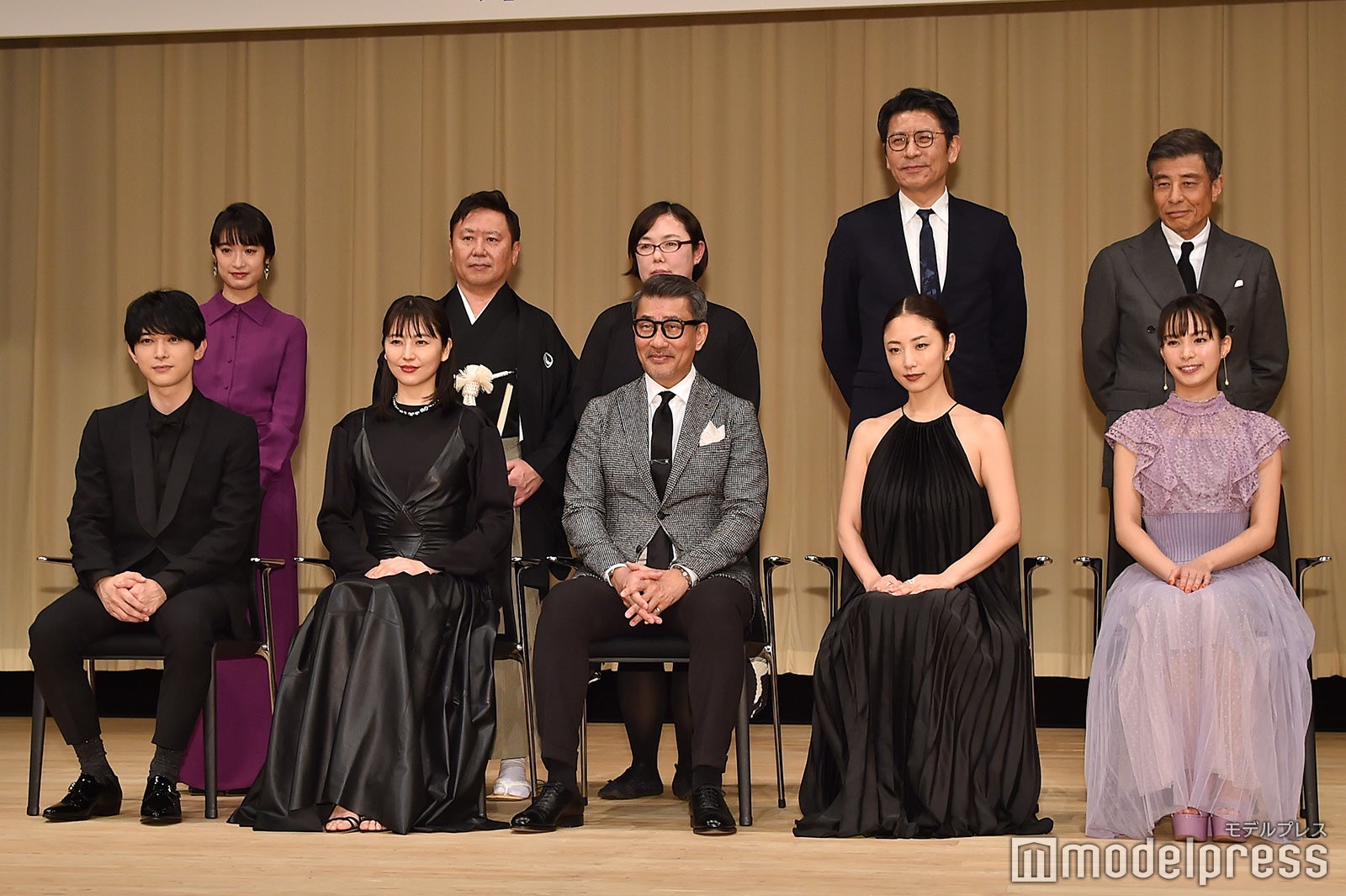 （下段）吉沢亮、長澤まさみ、中井貴一、MEGUMI、関水渚（上段）門脇麦、武内英樹監督、佐藤順子氏、高橋雅美氏、舘ひろし （C）モデルプレス