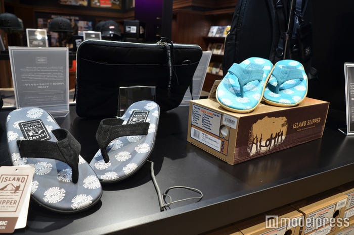 「ISLAND SLIPPER」コラボ(C)モデルプレス