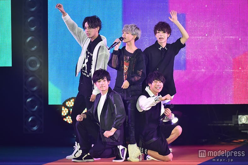次世代イケメンBOYSグループ・XOX、メジャーデビュー曲初披露 大舞台で堂々パフォーマンス