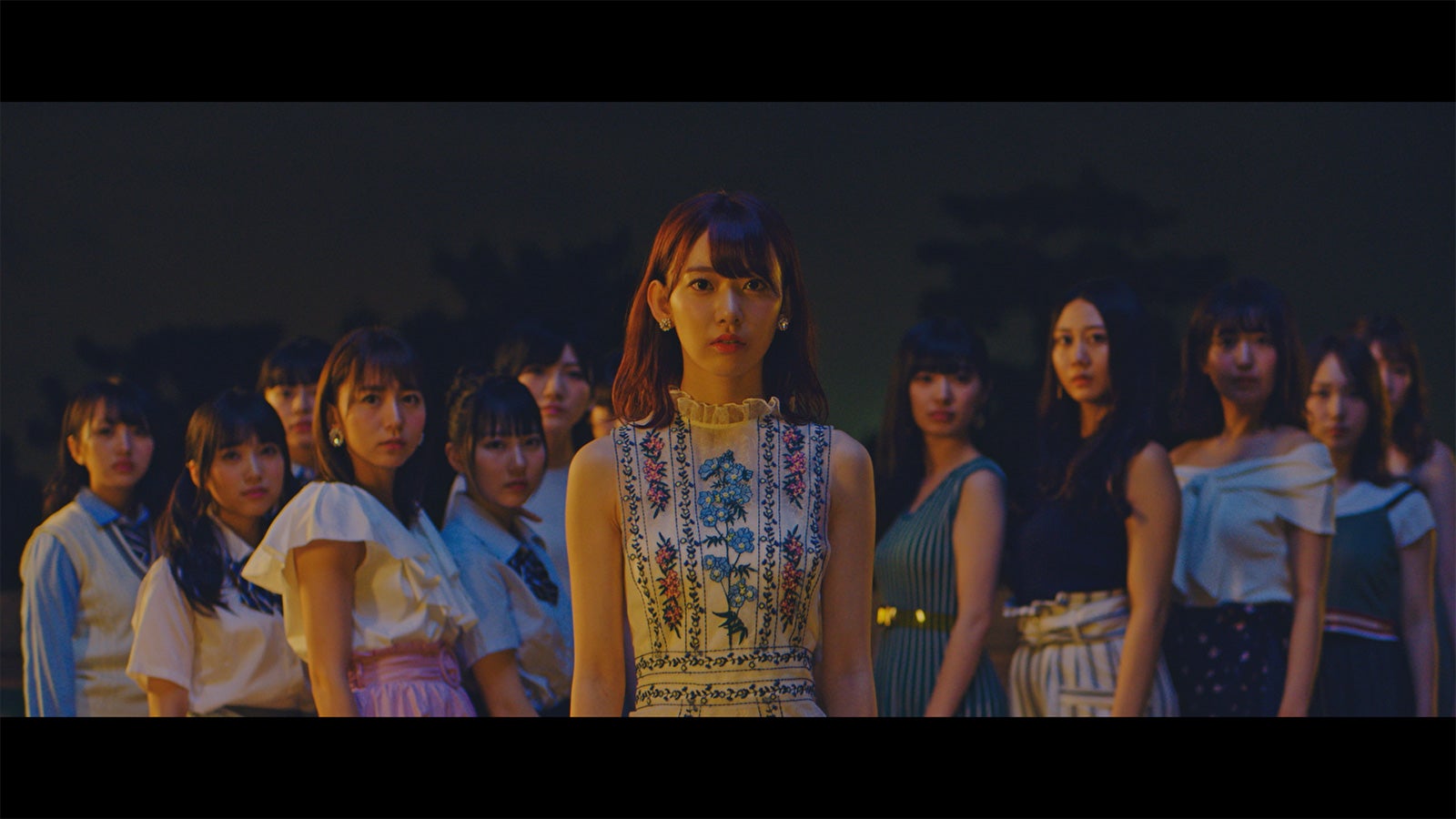 AKB48「センチメンタルトレイン」MVより（C）AKS／キングレコード