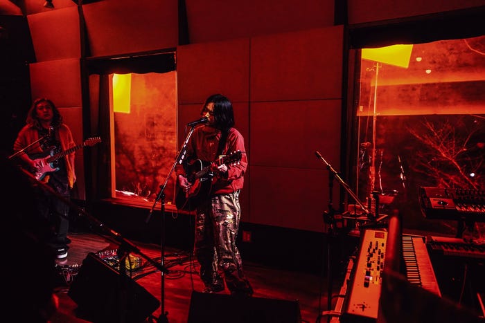 「菅田将暉 LIVE STREAMING VOL.2」より/撮影:上飯坂一