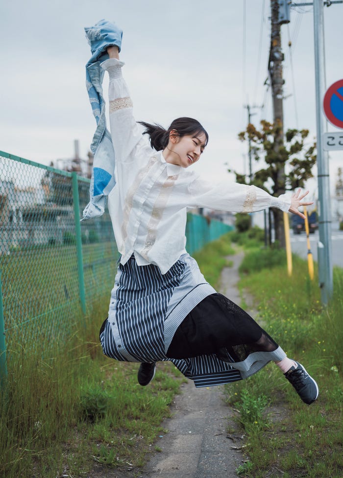 金村美玖:撮影/藤本和典スタイリング/優哉ヘアメイク/田村直子デザイン/松本麻実(GROSVENOR design .)衣装協力/ノミネ(画像提供:講談社)