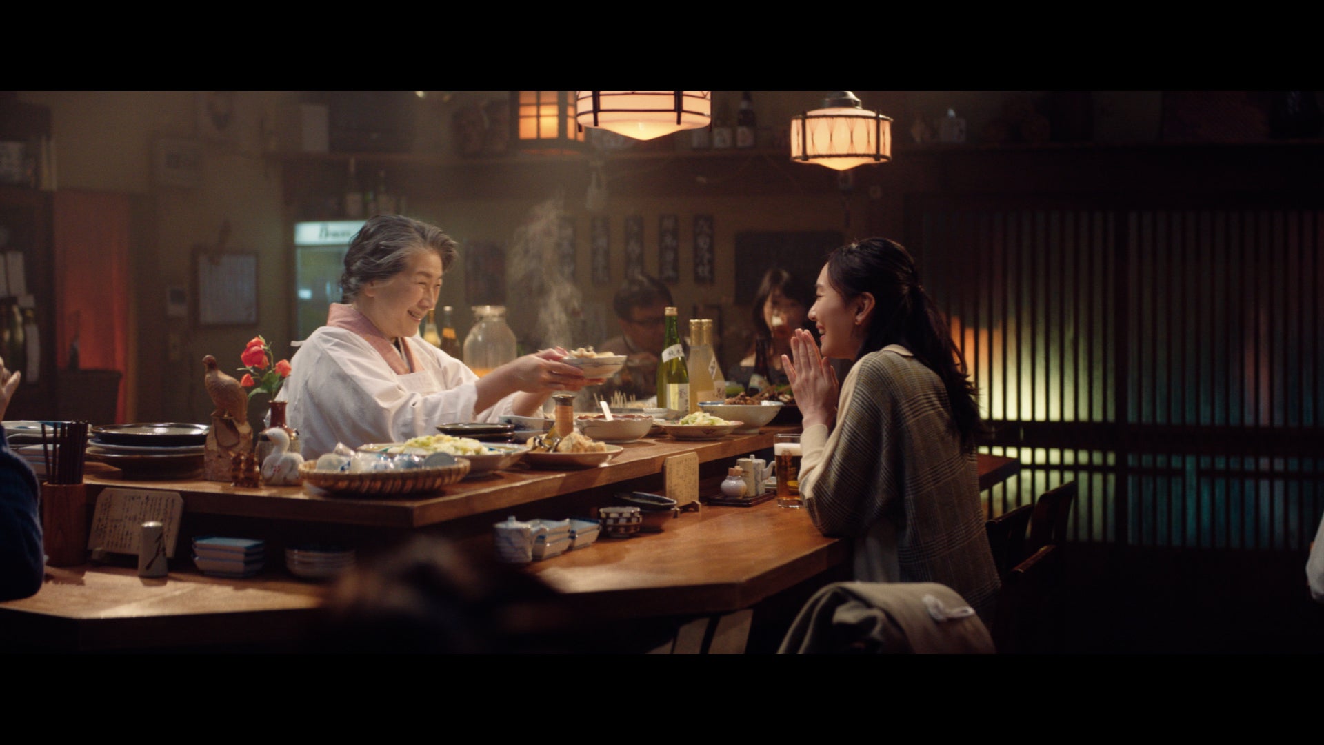 新垣結衣新CM「2022年もおつかれ生です」篇より（提供写真）