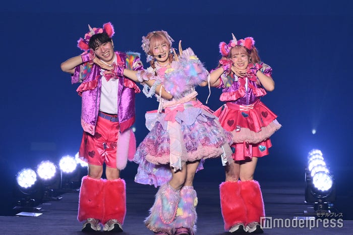 (左から)しなコーン、しなこ、しなコーン(C)モデルプレス