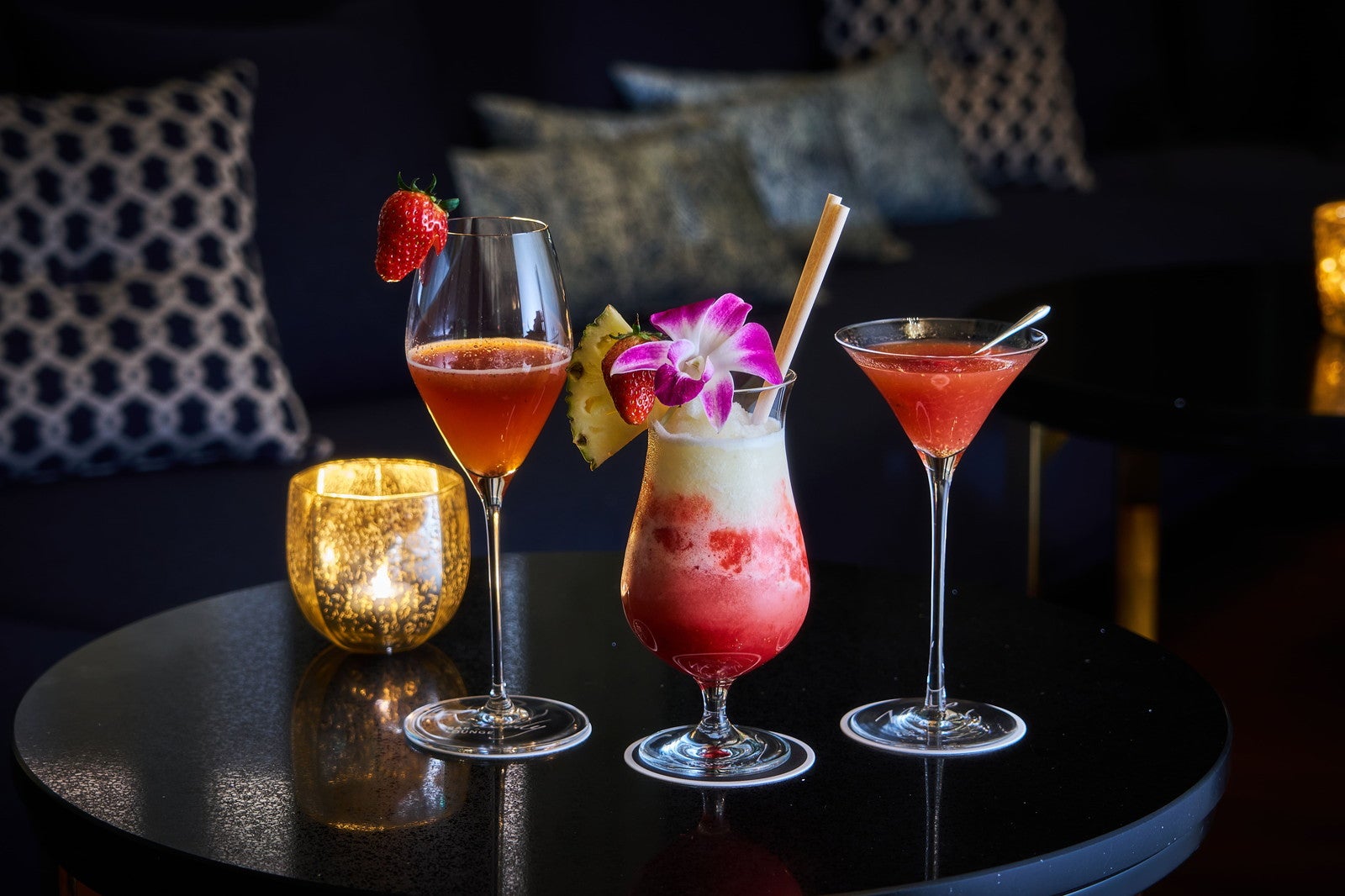 Bar & Lounge Melodyでも3月中は苺を贅沢に使用したカクテルが登場／提供画像