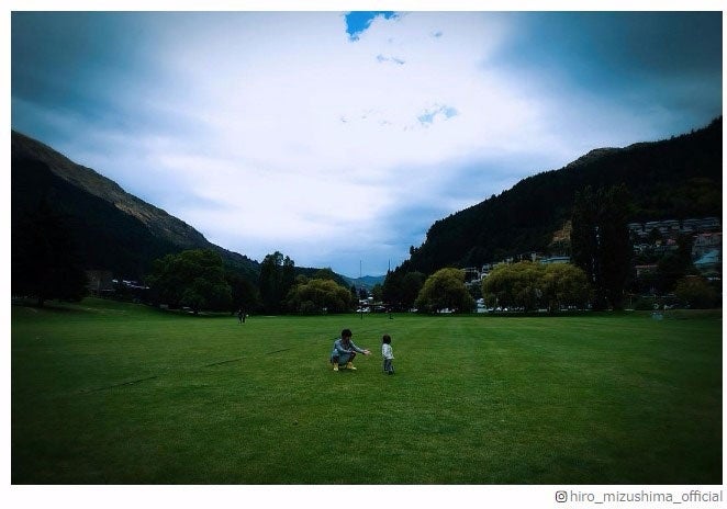 水嶋ヒロ、娘への愛溢れる“子育て論”に共感＆称賛の声「こんな素敵なパパいない」